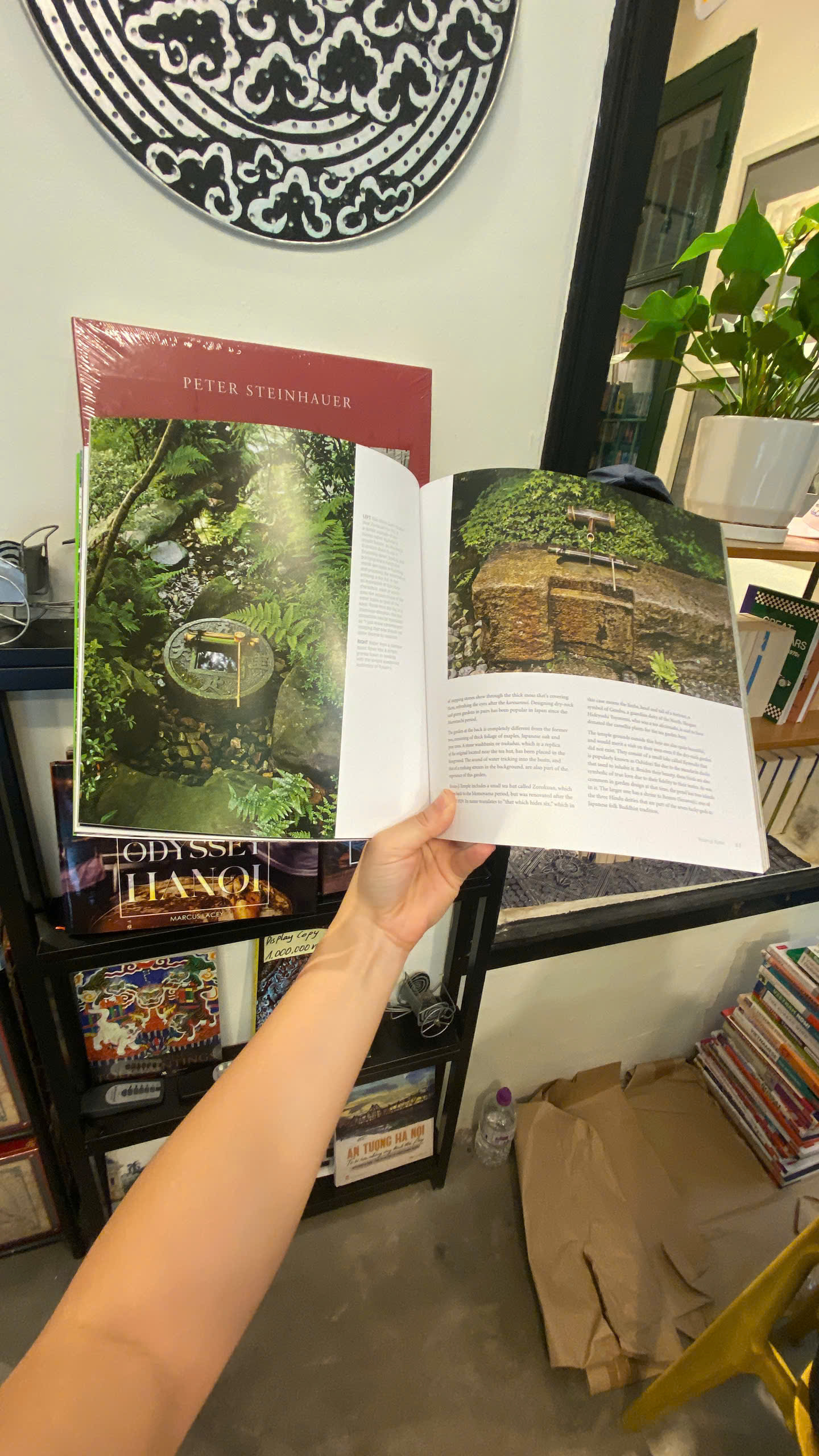 Sách - Japanese Gardens: Tranquility, Simplicity, Harmony | Gardening Book / Ngoại văn Nhập khẩu