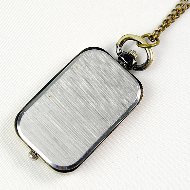 dong-ho-deo-co-2-mui-gio-2