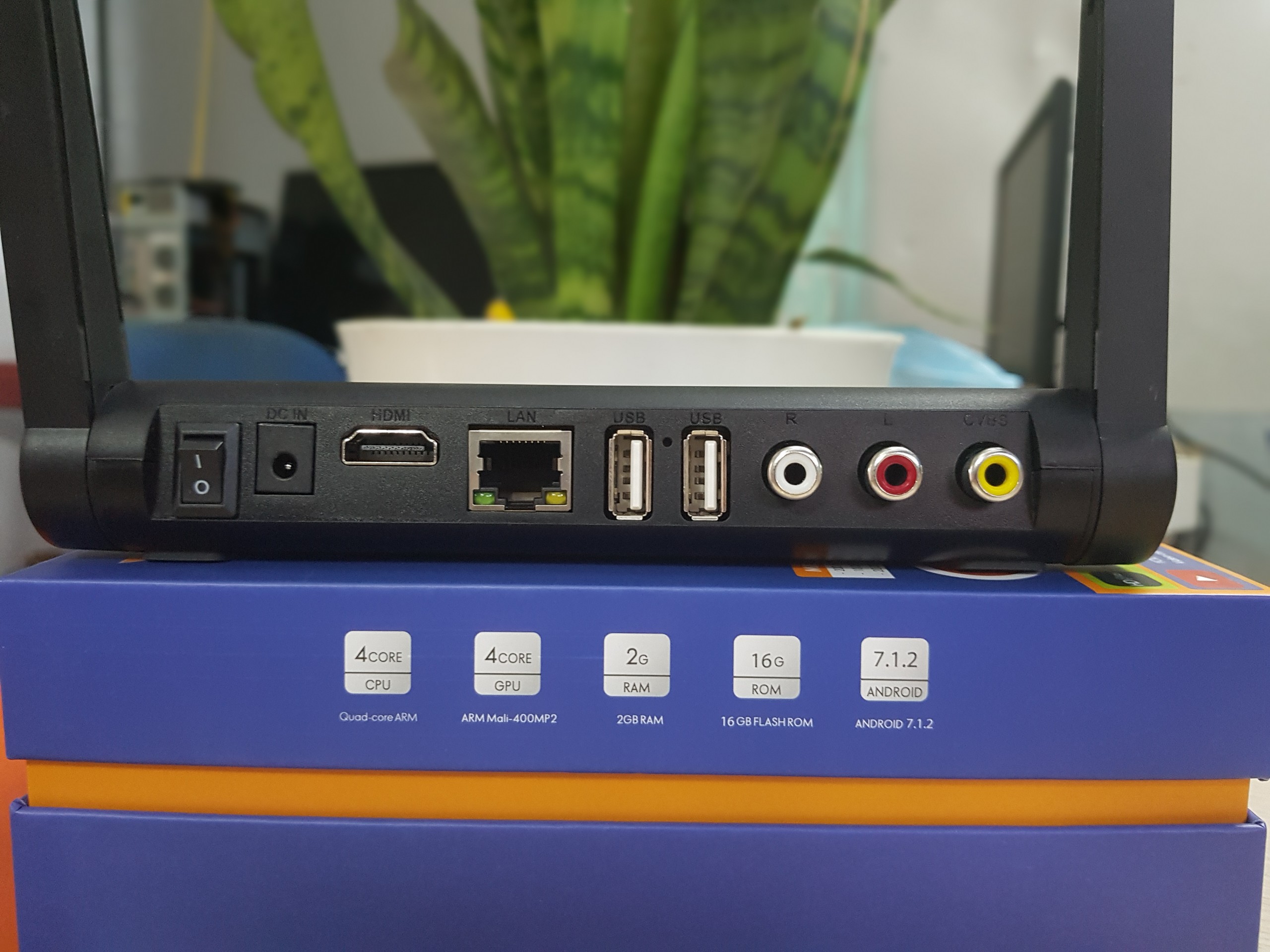 Android VINABOX X9-bản mới 2020 Android 7.1.2 HỖ TRỢ tìm kiếm giọng nói Ram 2G, ROM 8G- SẢN PHẨM CHÍNH HÃNG, Thiết kế Đẹp,Sang trọng VP9,