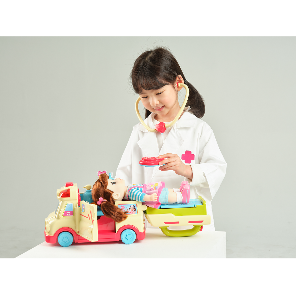 Đồ chơi nhập vai Xe Cấp Cứu Bệnh Viện Dalimi Hàn Quốc giúp bé phát triển trí tưởng tượng và tư duy