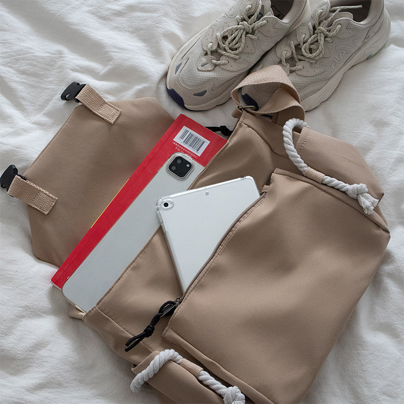 Túi đeo chéo nữ phong cách dễ thương – BEE GEE DCNU1085