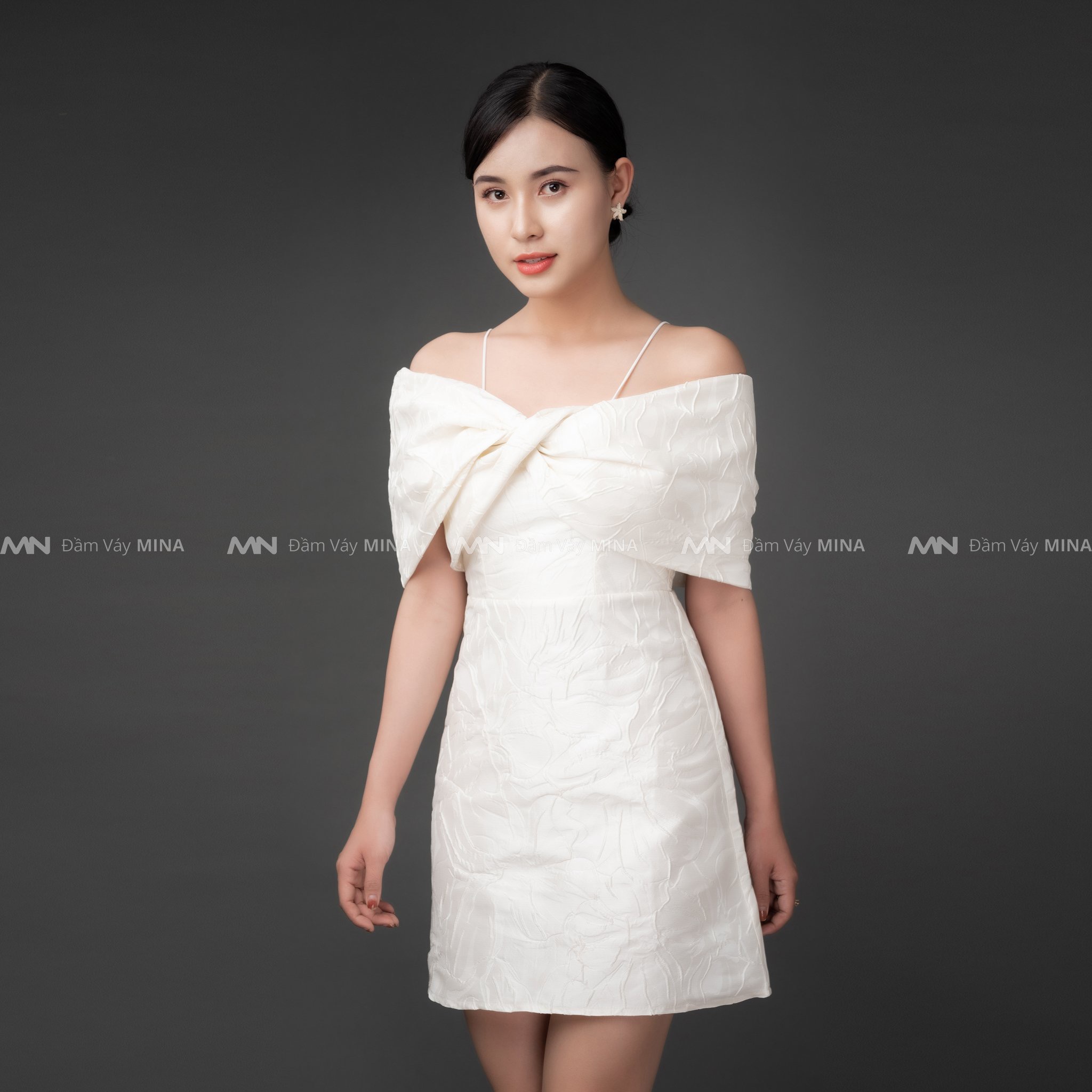 Đầm gấm trắng | Đầm hai dây trễ vai nơ | Đầm ôm body dự tiệc đi chơi siêu đẹp - MN148 - Đầm Váy Mina