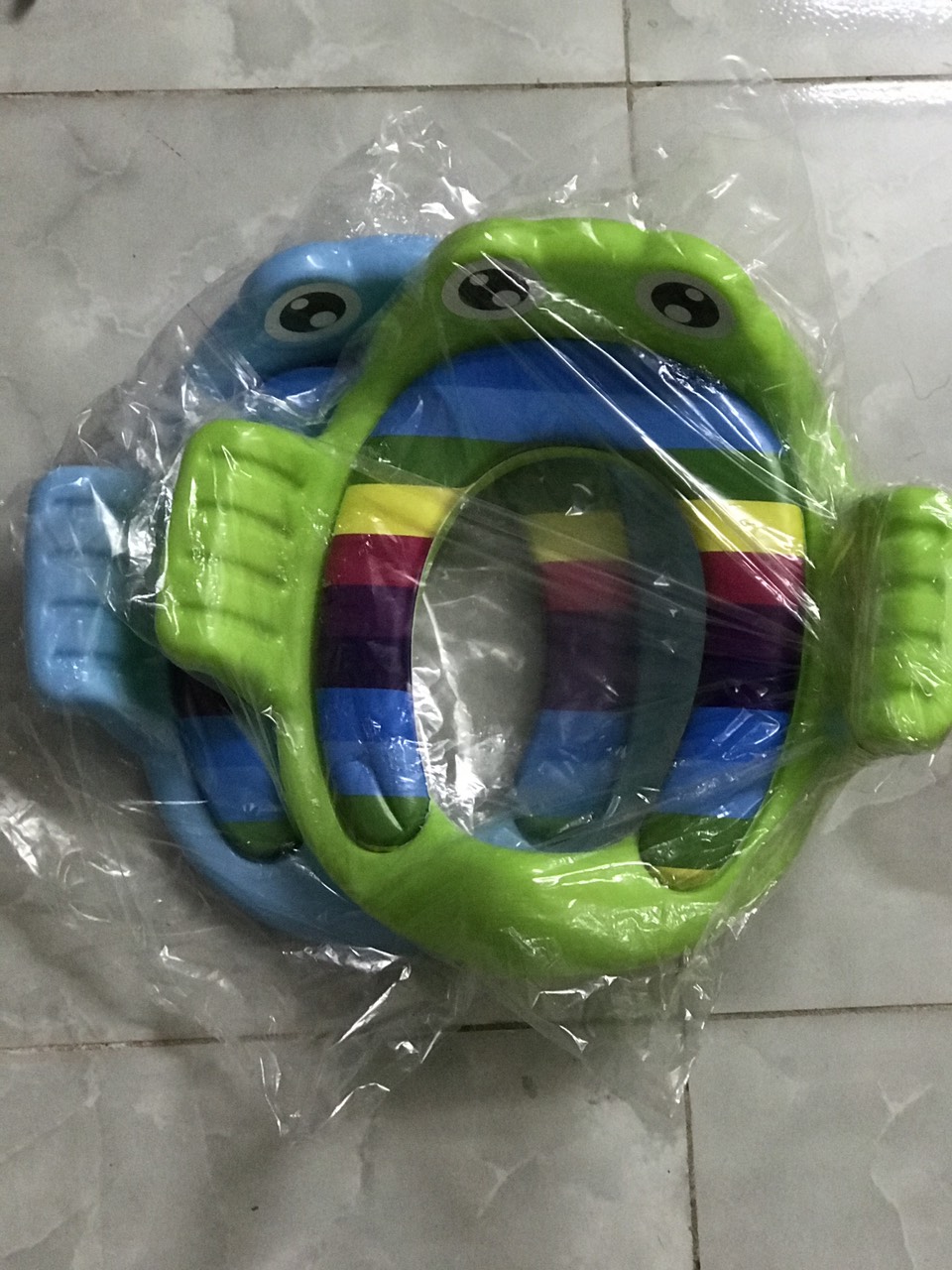 Thu Nhỏ Bồn Cầu Cho Bé, Bệ Lót Bồn Cầu Có Tay Vịn Hình Chú Ếch Cho Bé Tự Tin Đi Vệ Sinh