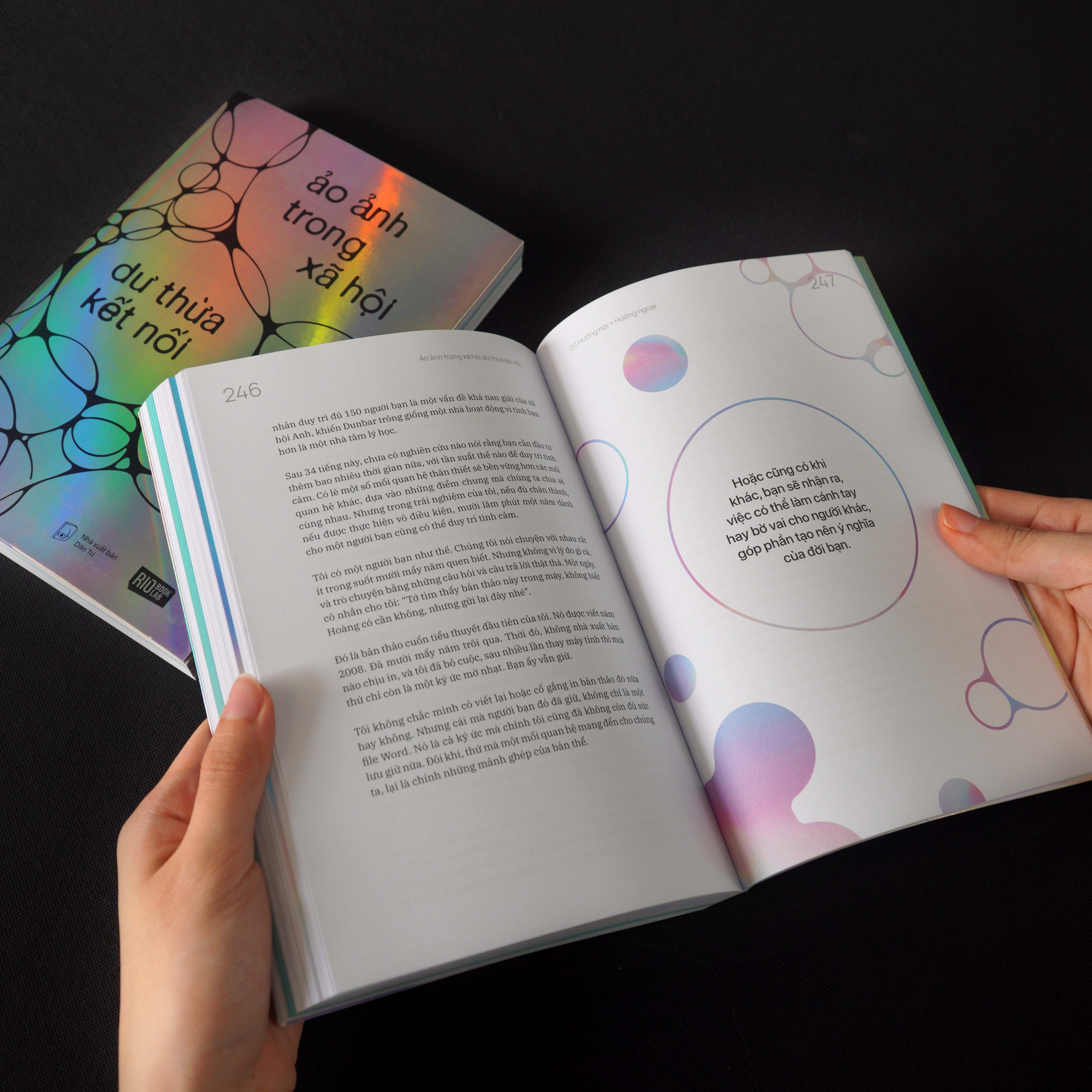 Sách - Ảo ảnh trong xã hội dư thừa kết nối