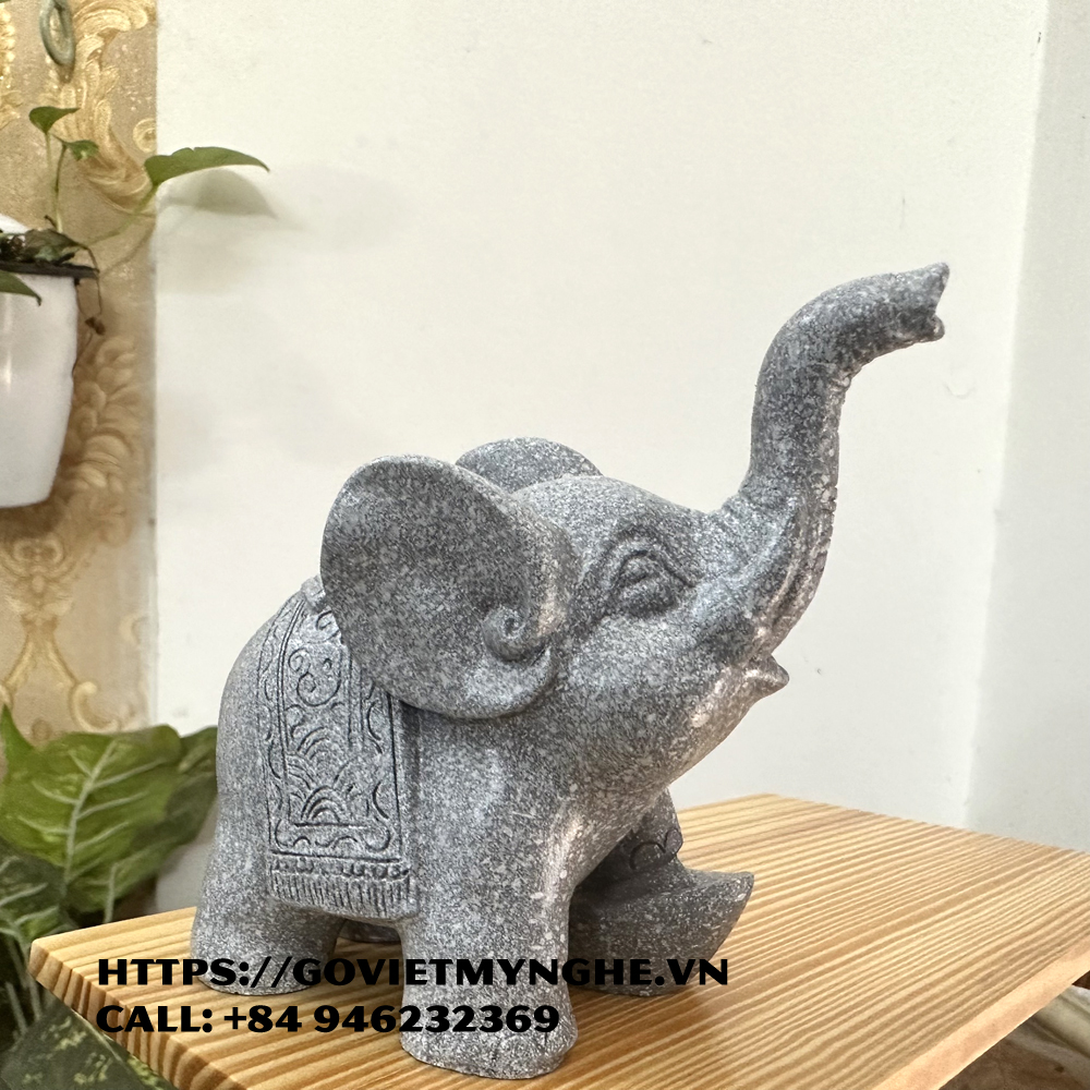 Tượng voi đá trang trí phong thủy dáng voi đạp thỏi vàng chiêu giữ tài lộc - Cao 11cm - Màu đá xám