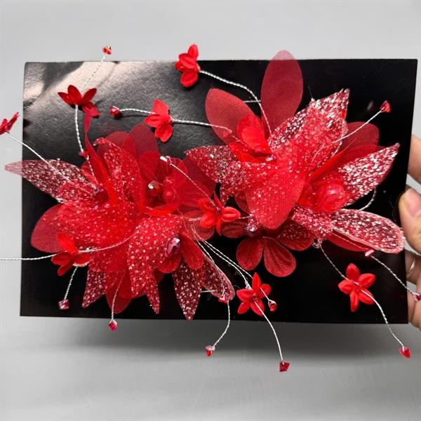 Cài tóc cô dâu hoa đỏ lưới nhũ đính hoa mẫu mới t12/2024