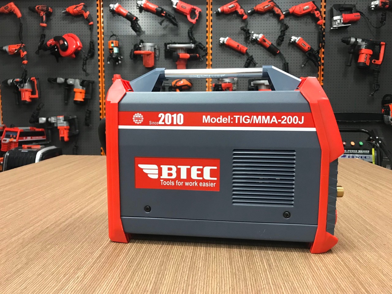MÁY HÀN TIG, QUE BTEC TIG/MMA-200J - HÀNG CHÍNH HÃNG