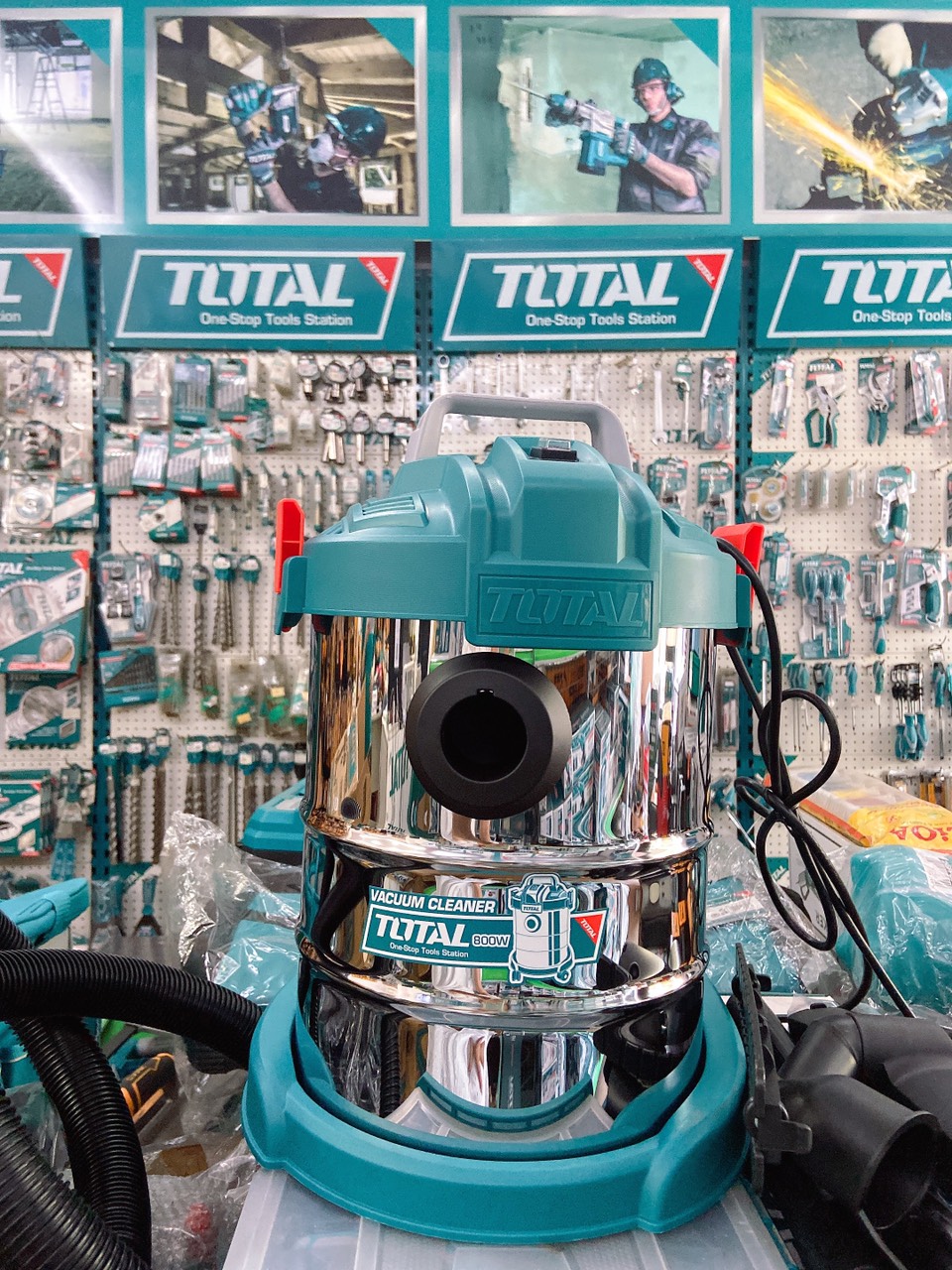 Máy Hút Bụi 12L total TVC14122