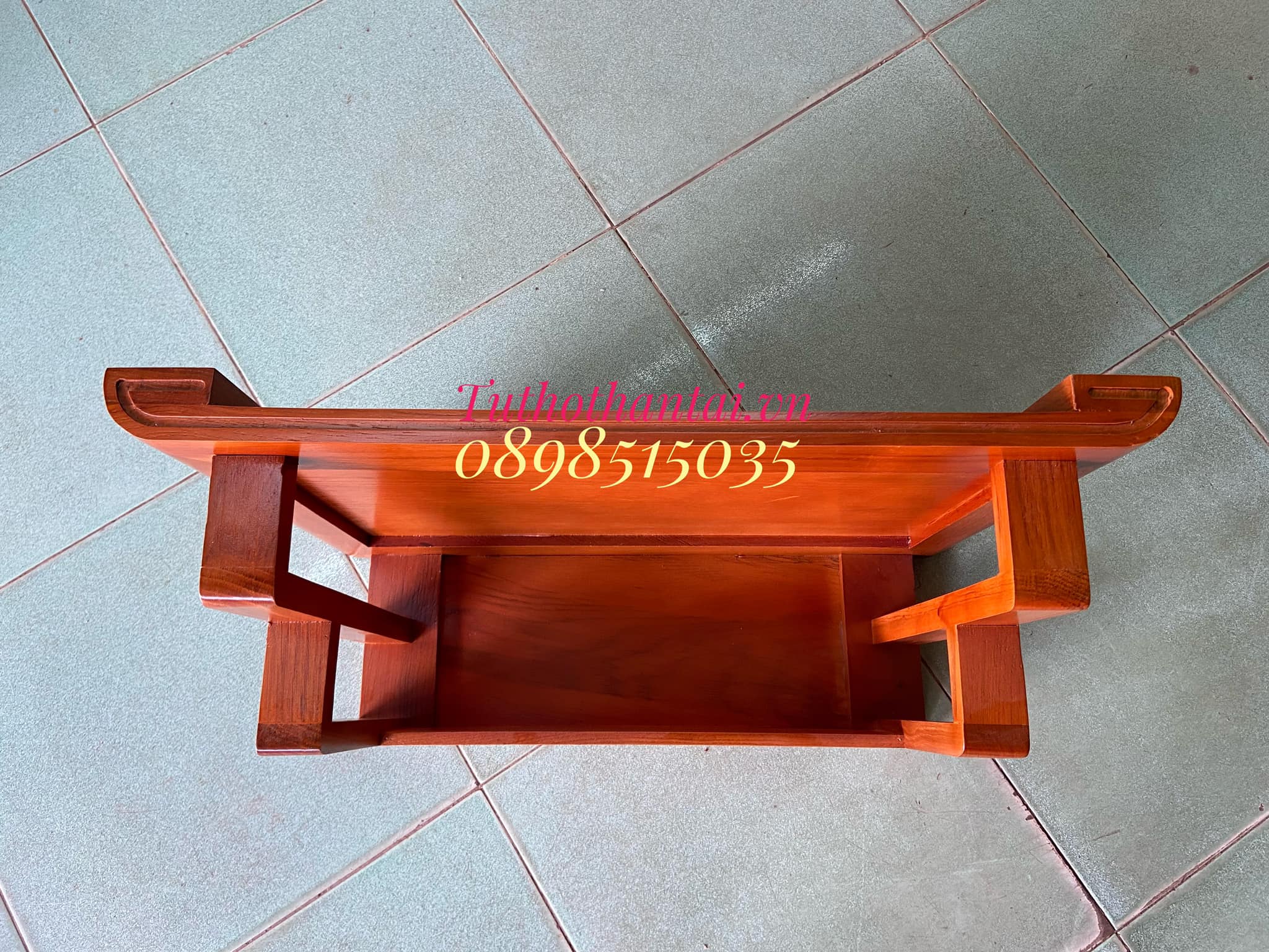Bàn thờ treo tường gỗ Sồi mẫu hiện đại ngang 61cm, ngang 69cm