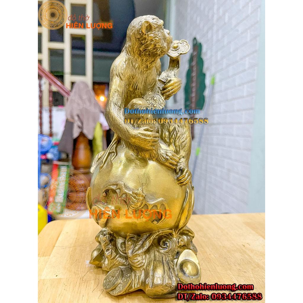 Tượng Khỉ Ngồi Trái Đào Ôm Gậy Như Ý Bằng Đồng Cao 25cm và 40cm - Tượng Đồng 12 Con Giáp