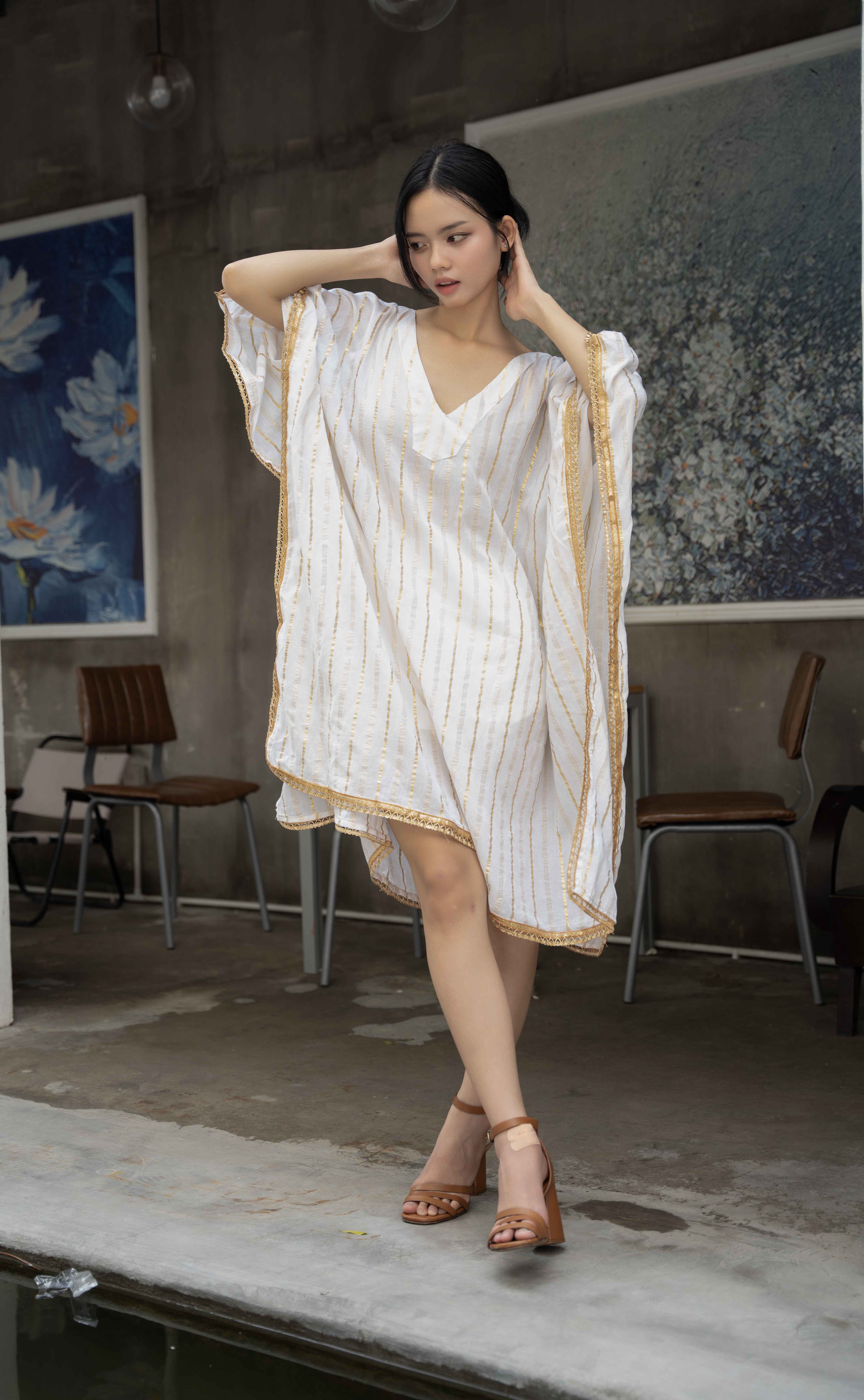 Đầm Trắng Cánh Dơi Cotton Isla Bonita