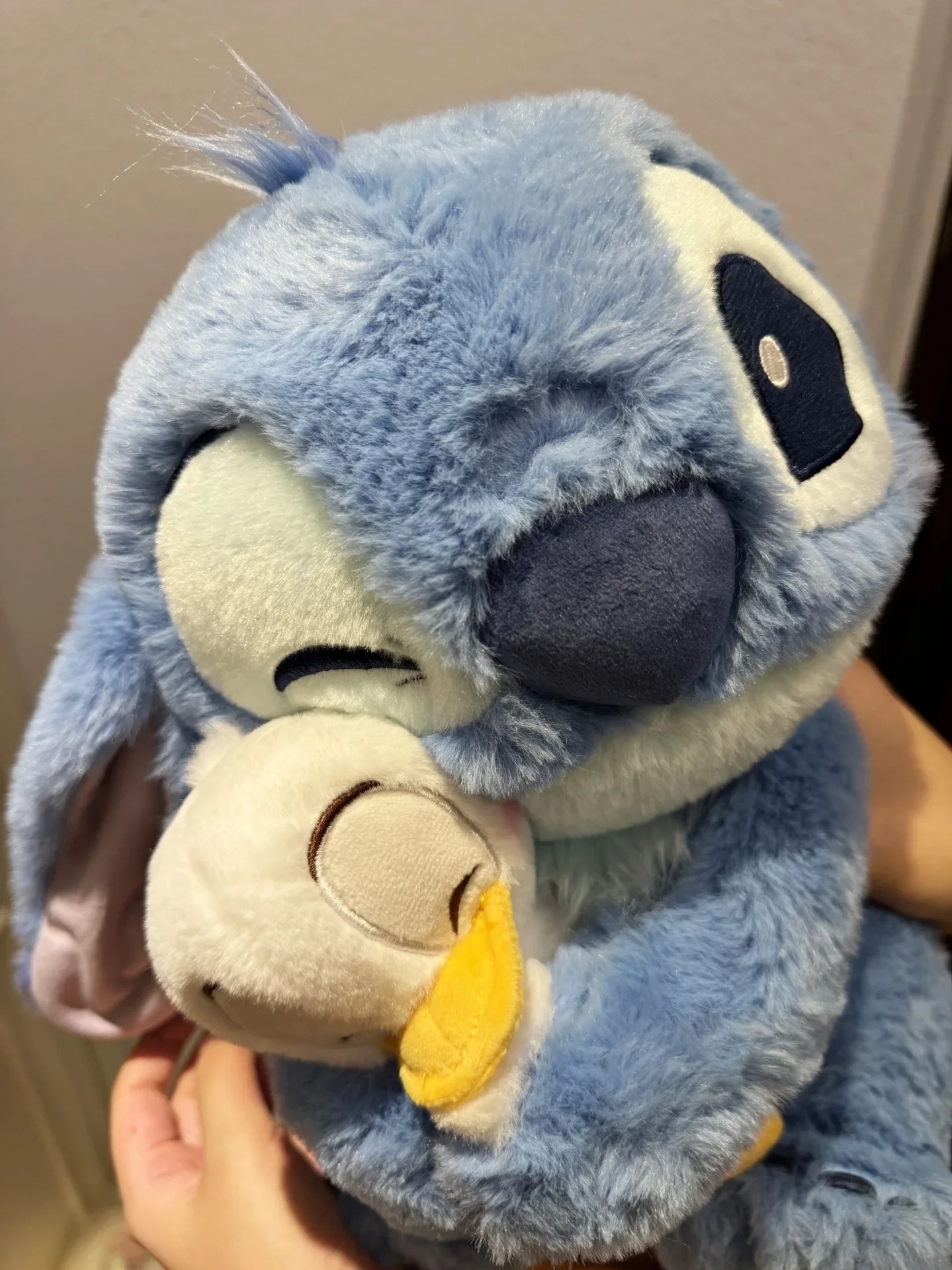 Thú nhồi bông Stitch ôm vịt đáng yêu - Size 22cm - Gồm 1 Stitch và Một Bé Vịt Rời Cute
