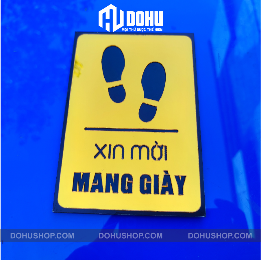 Bảng được mang giày dép vào bằng gương vàng - có sẵn keo dán