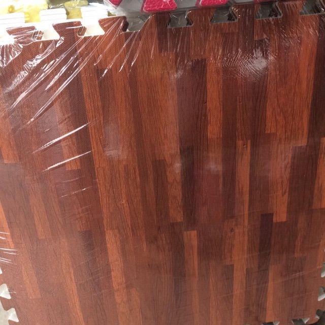 Thảm xốp âu lạc vân gỗ kích thước 1 miếng 60x60cm