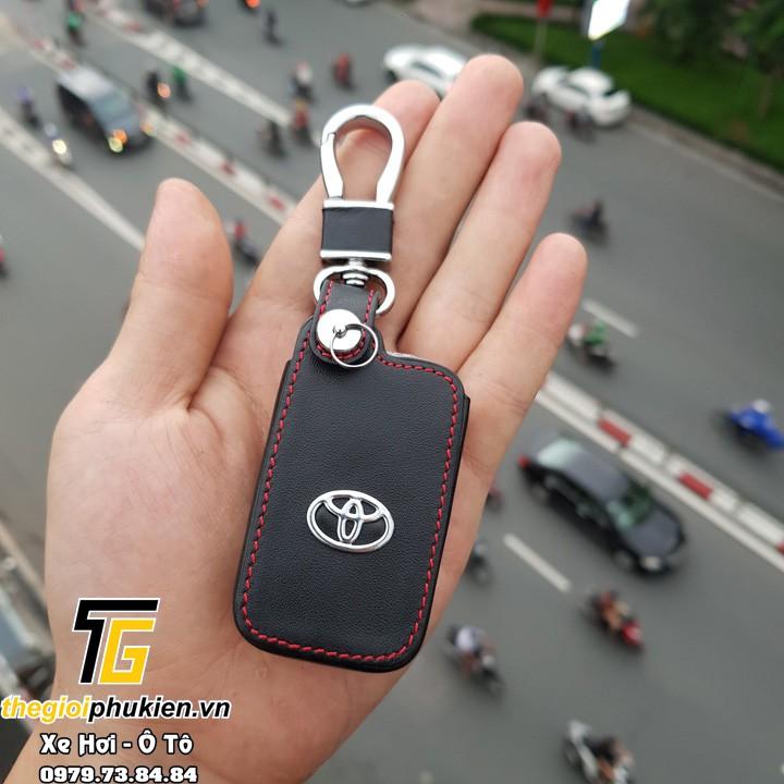 Bao da 3D bảo vệ chìa khóa xe Toyota Corolla Altis 2019 kèm móc đeo Inox