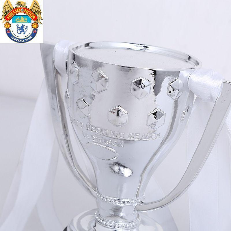 Cup Laliga giải vô địch bóng đá quốc gia Tây Ban Nha làm quà lưu niệm làm giải thưởng cho mọi giải đấu