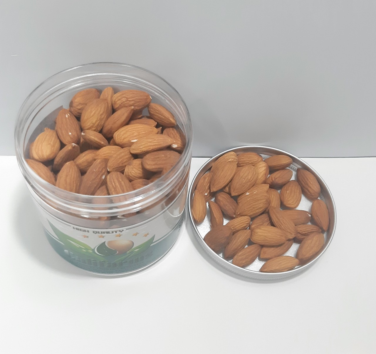 Hủ 250g nhân óc chó Mỹ + Hũ 250g hạnh nhân không vỏ Califarms