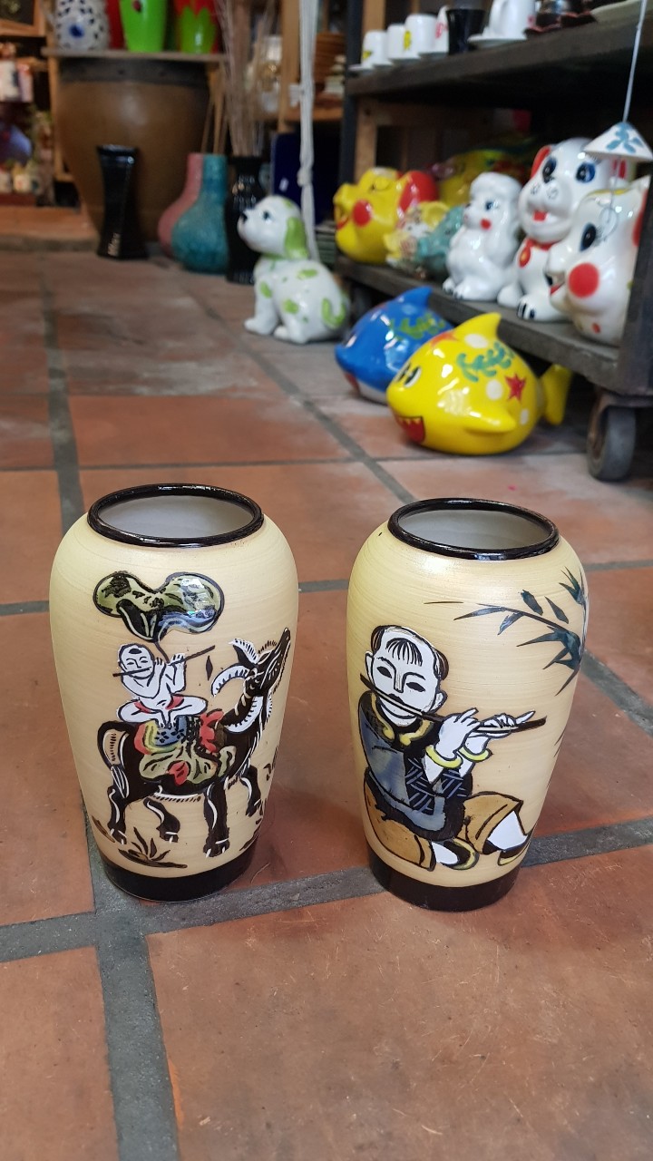 Bình hoa, bình cắm hoa với hoa văn sinh động, dễ thương, bình cao 17cm, trang trí nhà cửa. Gốm Bát Tràng. Giao hoa văn ngẫu nhiên từ HCM