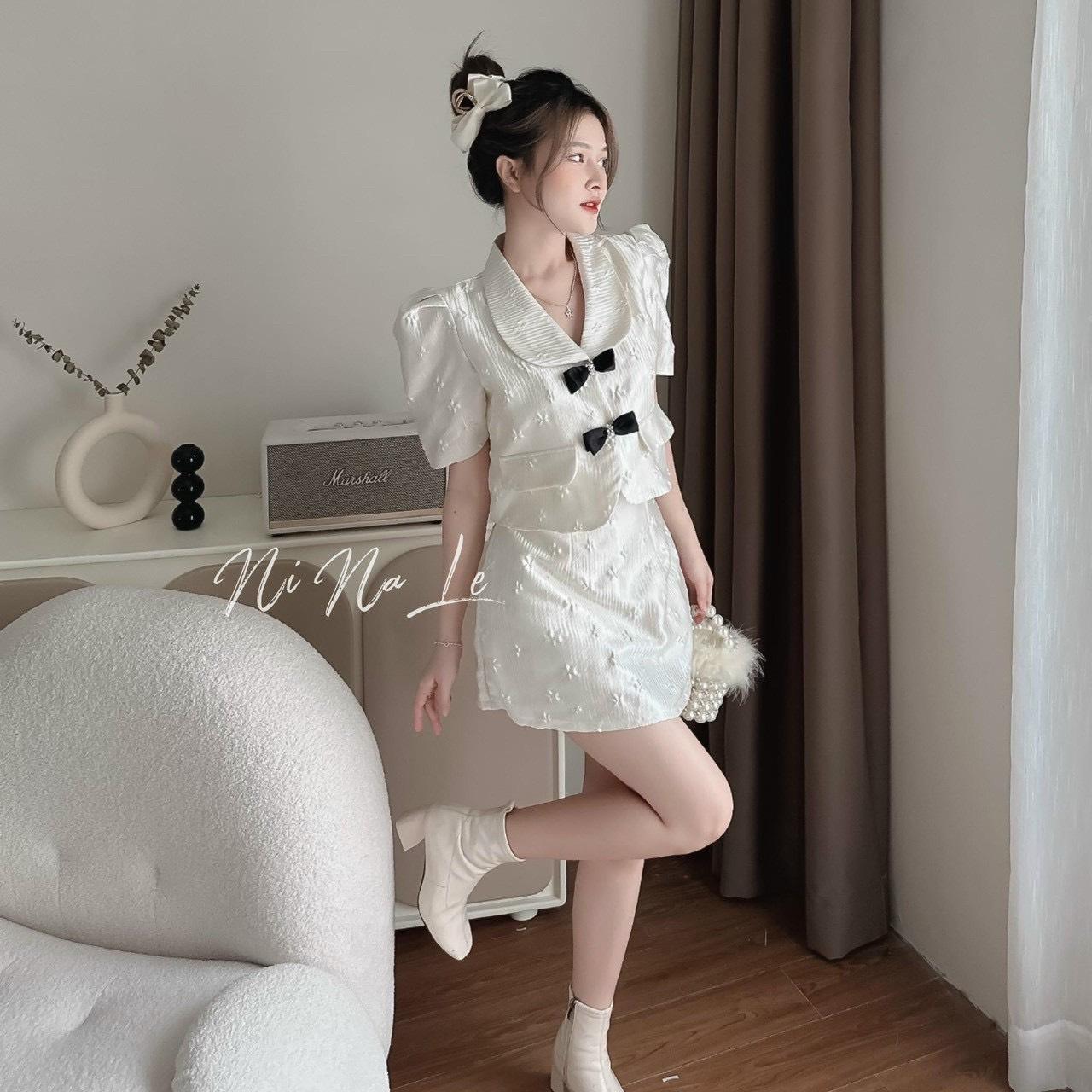 [HCM] Sét Váy Ngắn Áo Tay Phồng Cổ Bèo Lớn Đính Nơ Nút Thật ( Váy Có Lót )