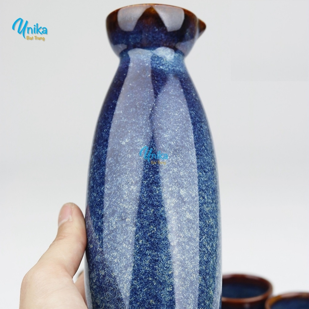 Set sake cao đĩa tròn hoa men xanh hỏa biến - Bộ sake gốm Unika Bát Tràng