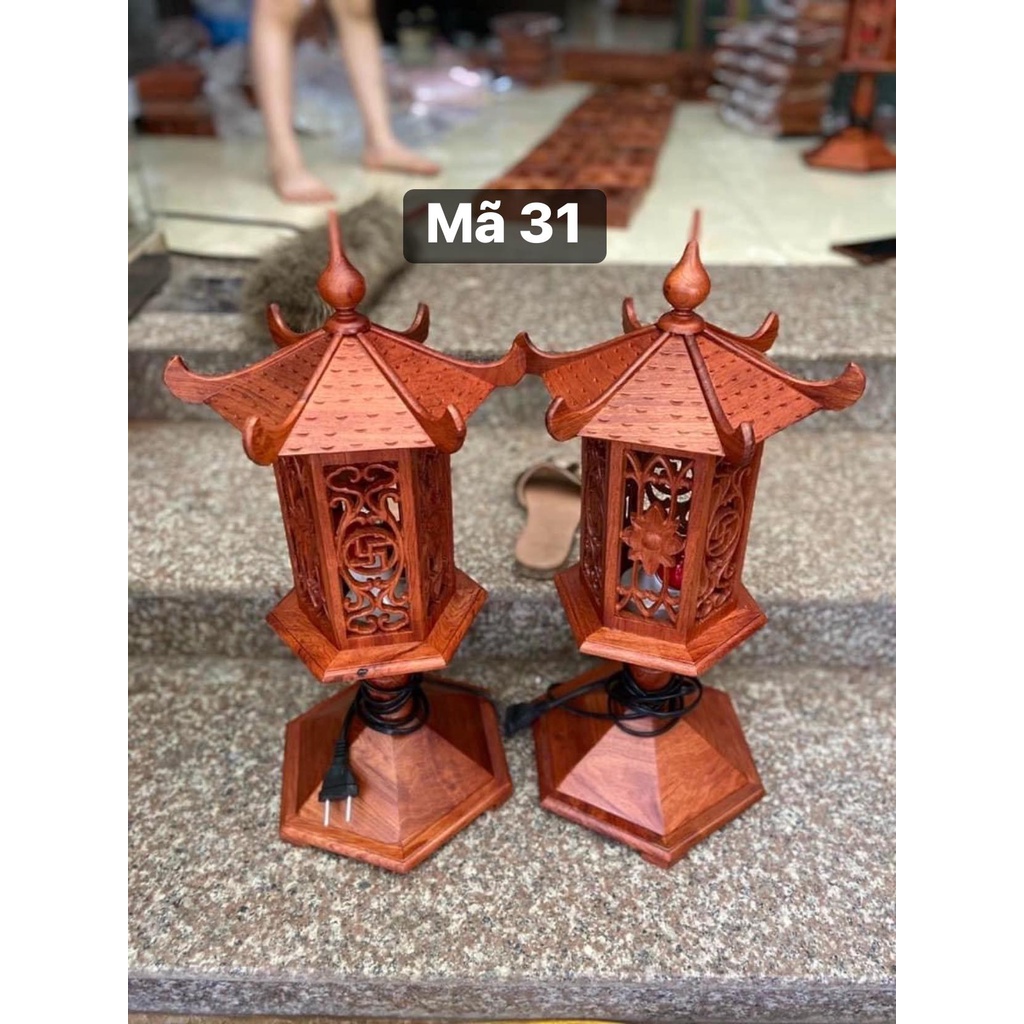 Cặp đèn thờ mái chùa gỗ hương cao 48cm