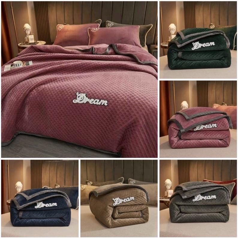 Chăn nỉ DREAM mẫu mới nặng 2,2kg size 230x200cm