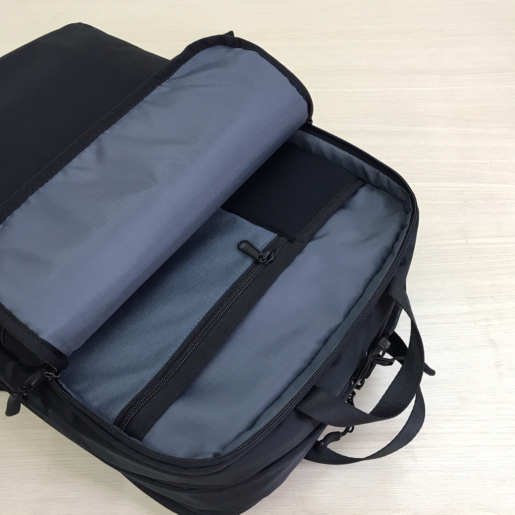 Balo laptop cao cấp TuxBal trượt nước - model Refined BR201-15 inch