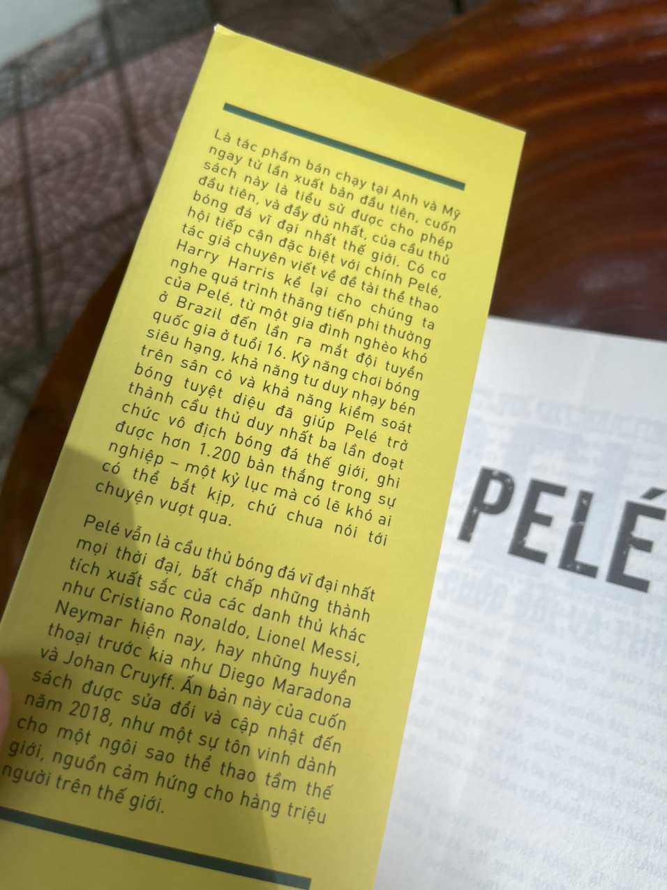 PELÉ CUỘC ĐỜI VÀ THỜI ĐẠI - Harry Harris - Nguyễn Dương Hiếu, Lê Anh Tú dịch - NXB Trẻ (bìa mềm)