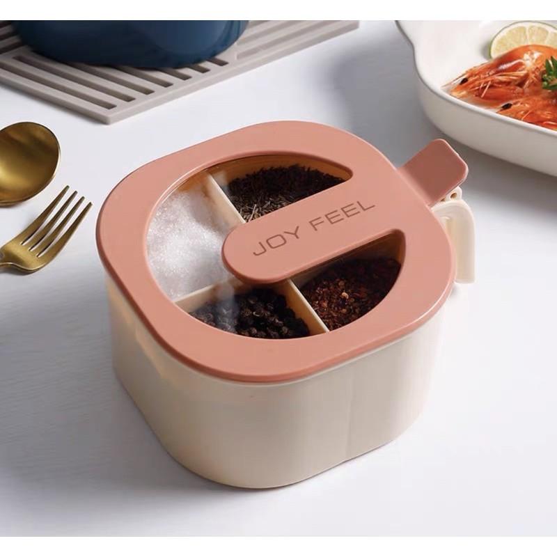 Hũ gia vị,hộp đựng gia vị 4 ngăn kèm thìa cao cấp
