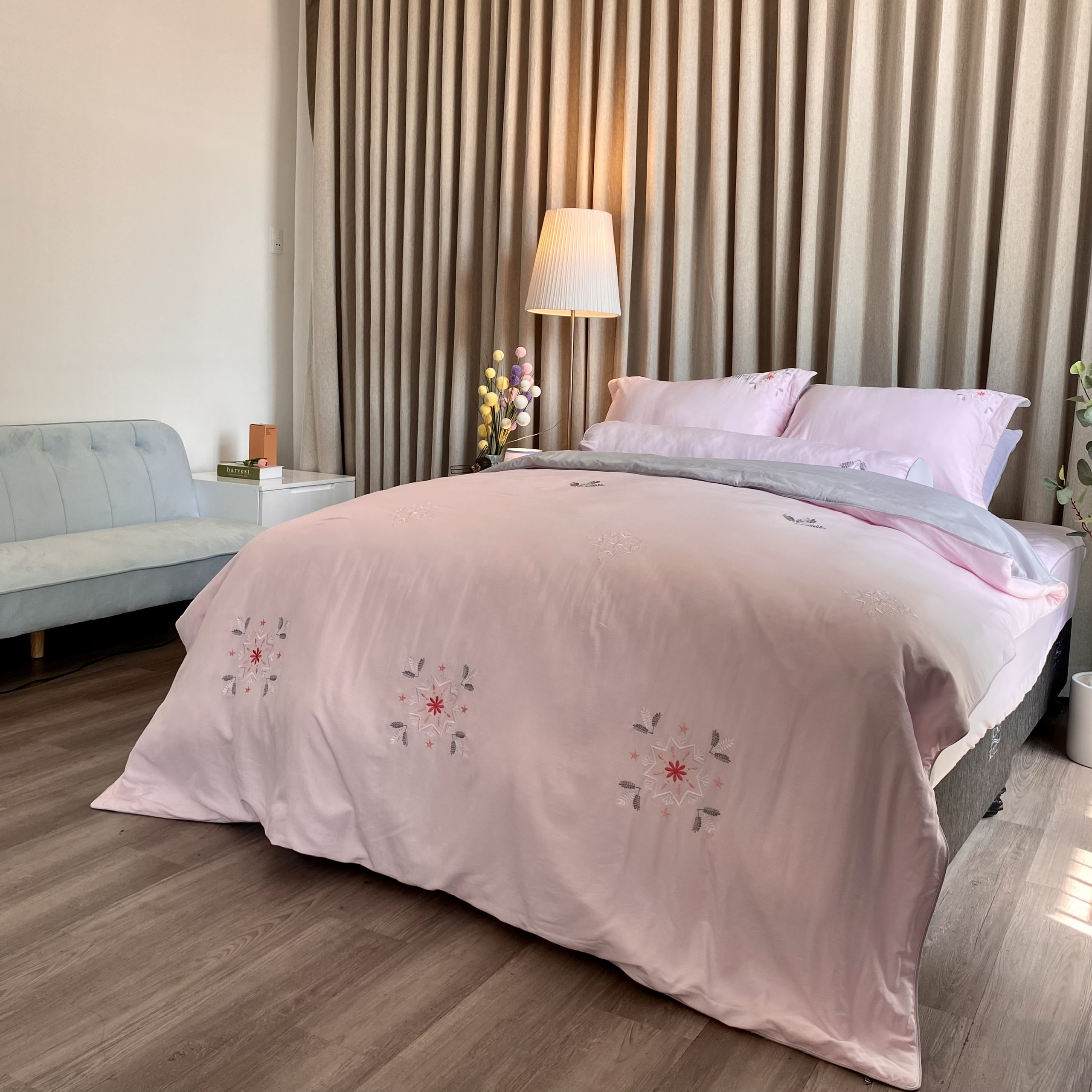 Chăn bốn mùa Hàn Quốc K-Bedding by Everon MicroTencel Hồng phối Xám KMTS101 200*220cm