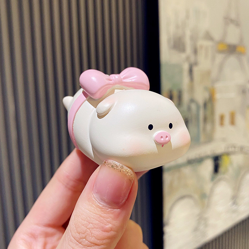 Tượng heo hồng đáng yêu