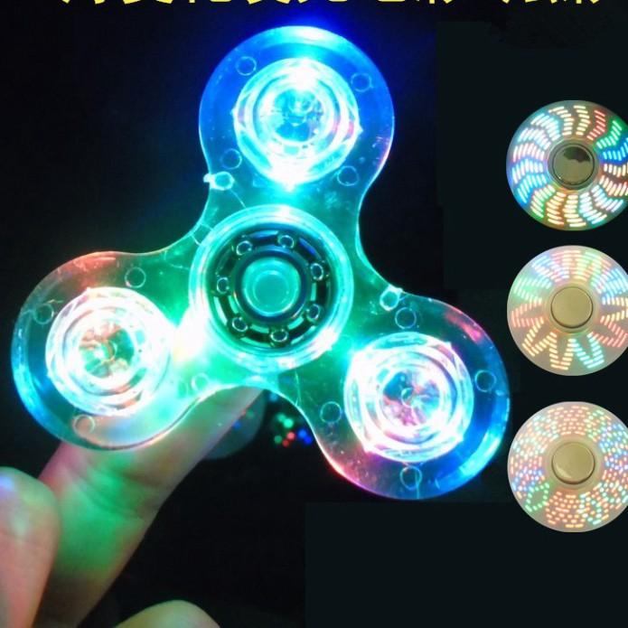 Con quay spinner phát sáng 16 đèn Led sáng 20 kiểu trong suốt cực đẹp mắt