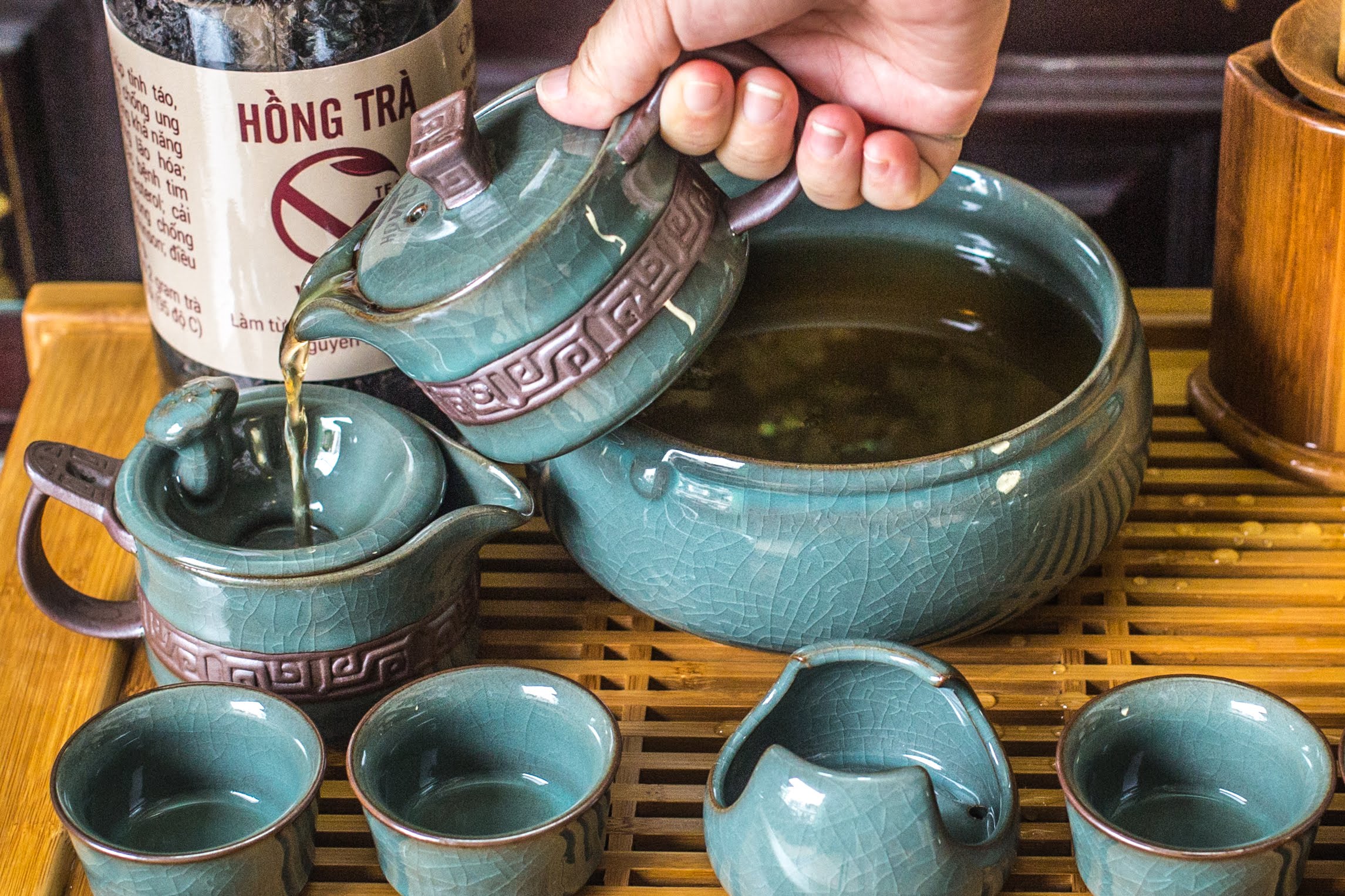 Combo Hồng Trà Cao Cấp 100g + Mật Ong Hoa Cà Phê 420g - Nguyên Chất Vũ Gia - Món Quà Cho Sức Khỏe