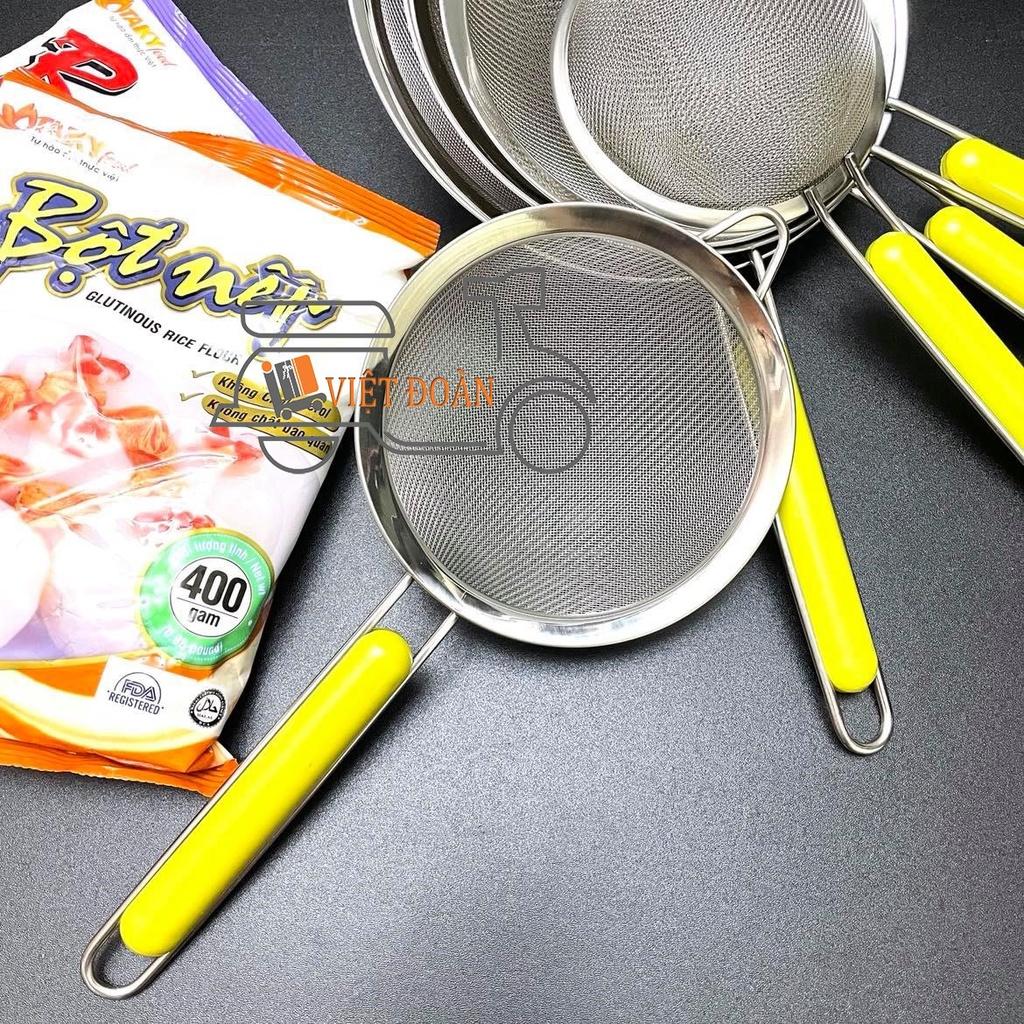 RỔ LƯỢC DỪA, RÂY BỘT Inox tay cầm NHỰA XANH CHỐNG NÓNG. DỤng cụ nhà bếp dùng lược, lọc vớt bọt, lưới khít CÓ TAY CẦM NHỰA BỌC CHỐNG NÓNG CAO CẤP nhiều size