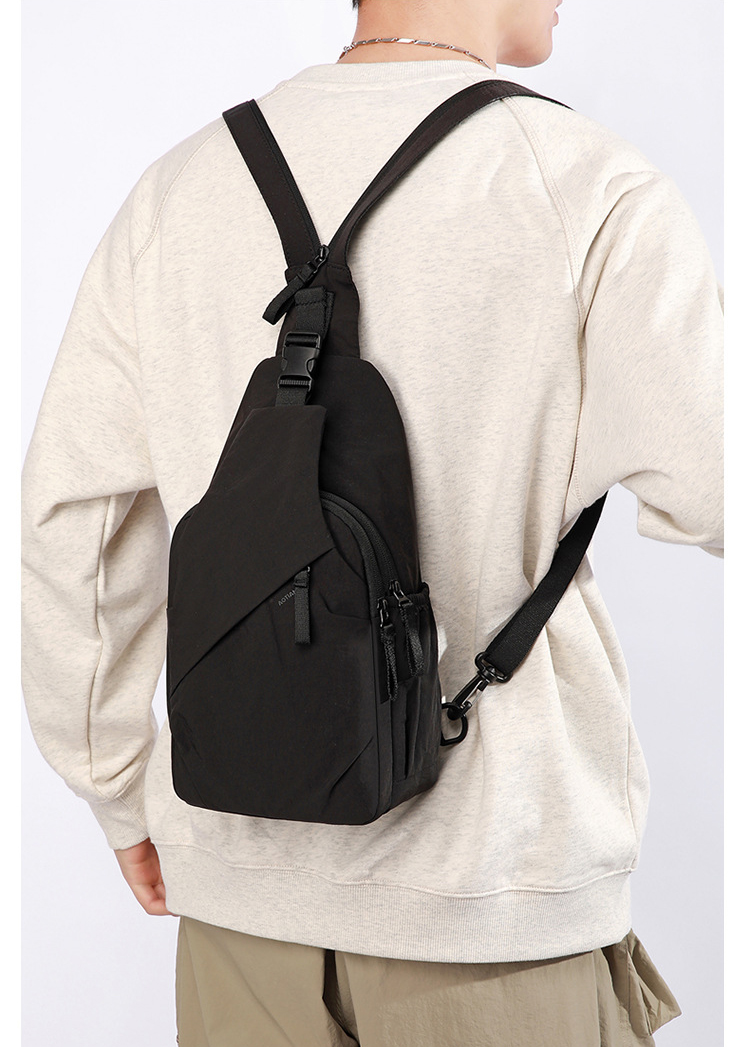 Túi đeo chéo nam phong cách mới  - BEE GEE DCN9462