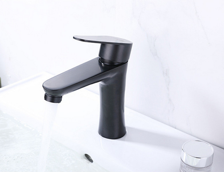 Vòi Lavabo 1 trụ tròn cần thẳng SUS304 - Mạ đen + 2 dây cấp