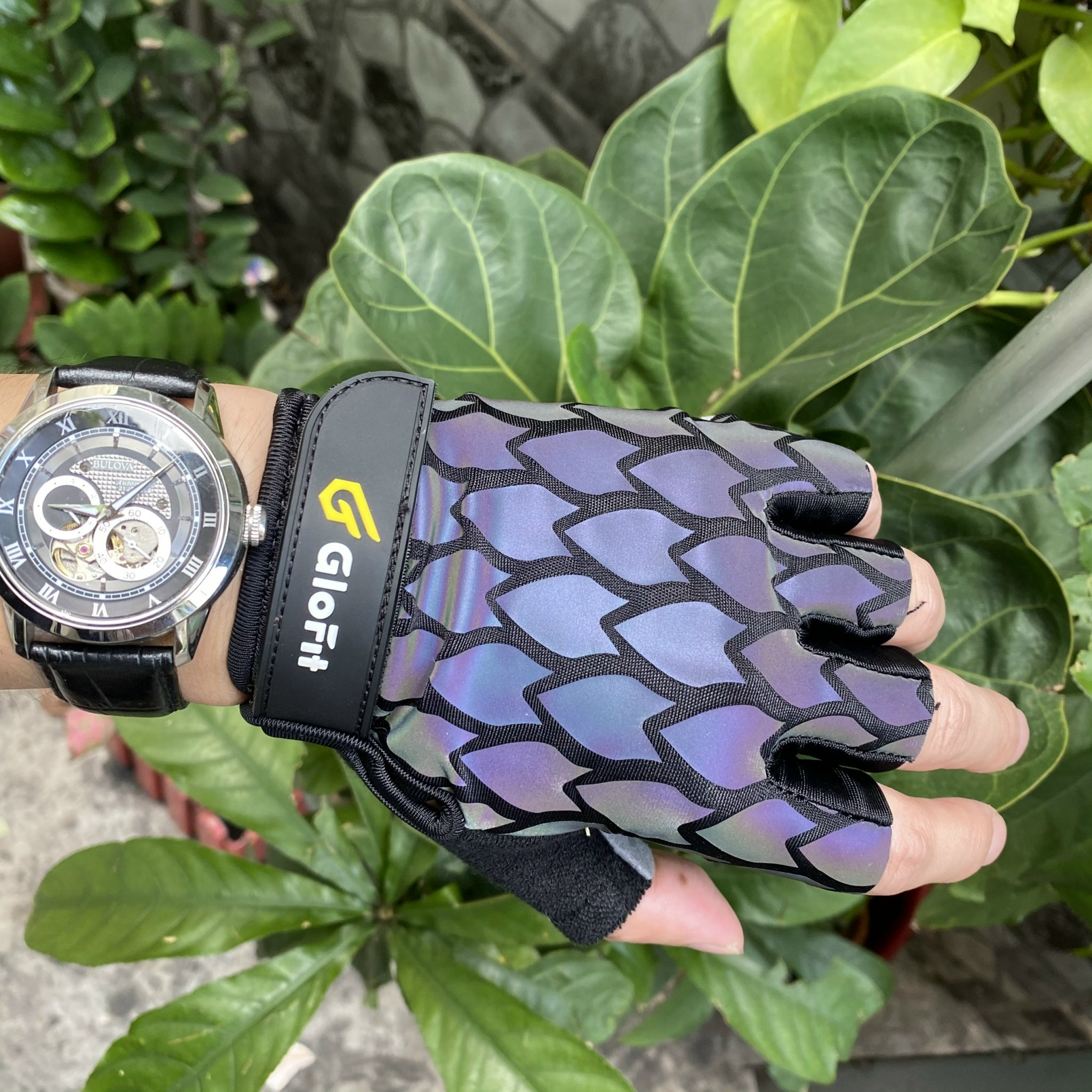Găng Tay Tập Gym Thể Thao Glofit GFST019 - DIAMOND Dòng Găng Tay Hở Ngón Cao Cấp Chính Hãng Glofit Đầy Trẻ Trung Năng Động