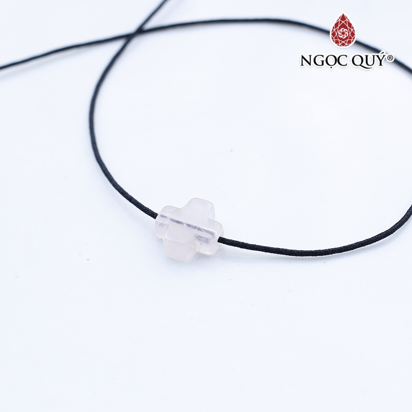 Mặt dây chuyền thánh giá xỏ ngang đá thạch anh hồng nhạt mệnh hỏa, thổ - Ngọc Quý Gemstones