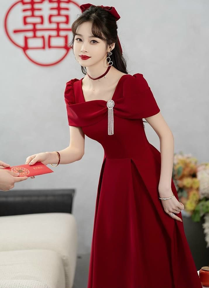 ĐẦM XOÈ RỘNG TAY PHỒNG KÈM PHỤ KIỆN MÀU Y HÌNH