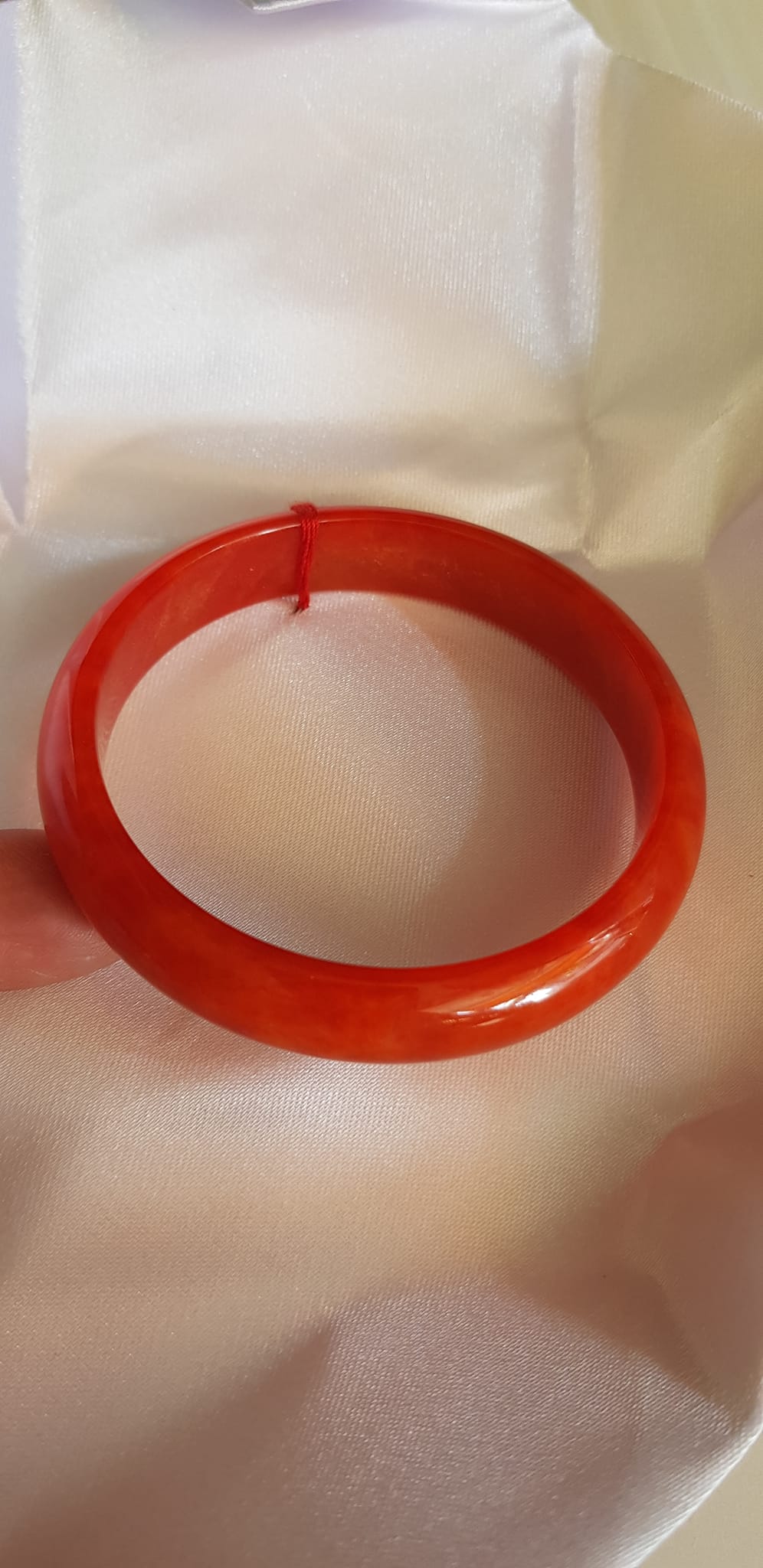 ️Vòng tay Nữ đá Cẩm Thạch mới Bản Hẹ Đỏ 59mm x cao 12,5mm x dầy 6,5mm Vòng màu đỏ tươi sáng bóng đều đẹp lắm Nữ mệnh hỏa mệnh thổ nặng 56kg - 66kg đeo đẹp ạ