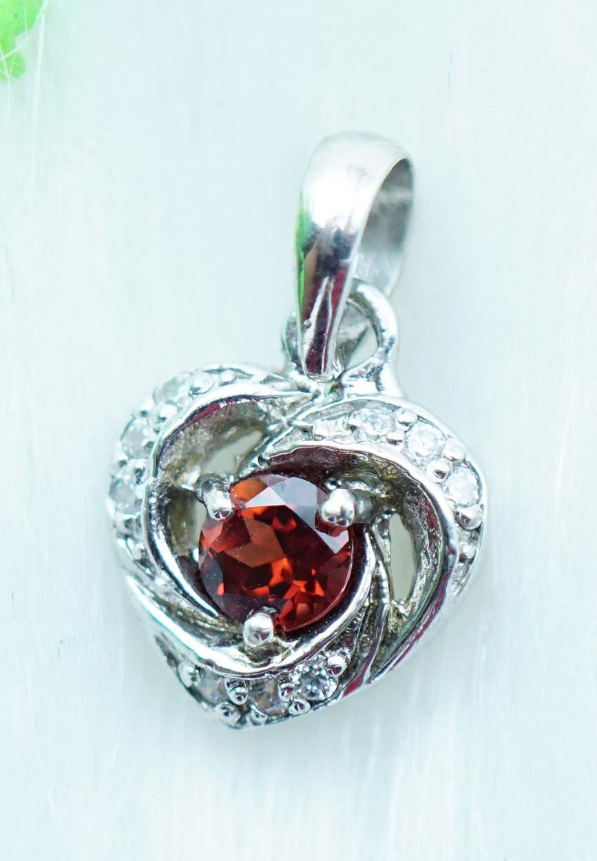 Mặt dây chuyền bạc 925 đính đá Garnet ngọc hồng lựu tự nhiên kiểu trái tim MDG2