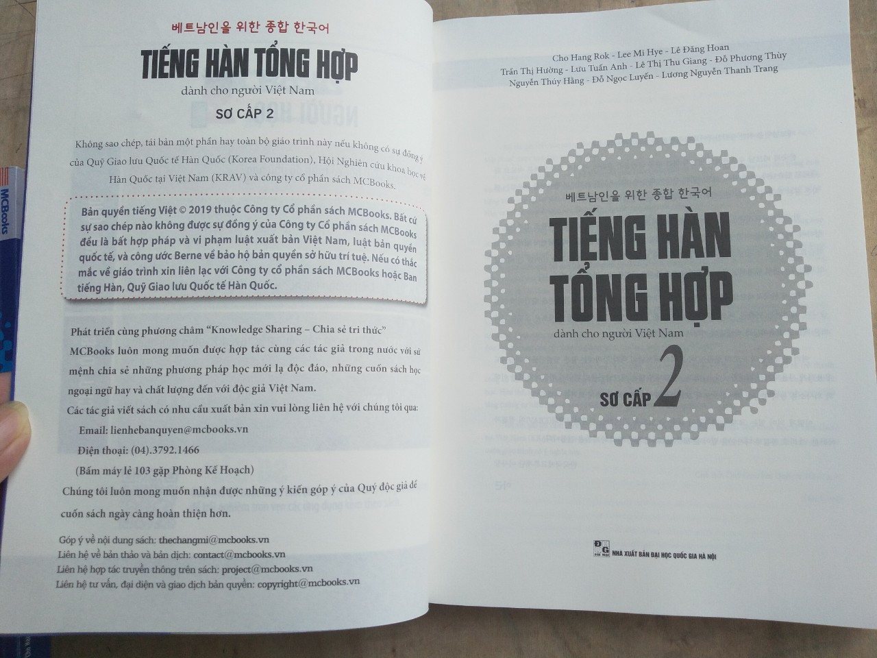 Trọn Bộ Tiếng Hàn Tổng Hợp Dành Cho Người Việt Nam - Sơ Cấp 2 (Bản In 2 Màu) Tặng Kèm Portcard Những Câu Nói Hay Của Người Nổi Tiếng