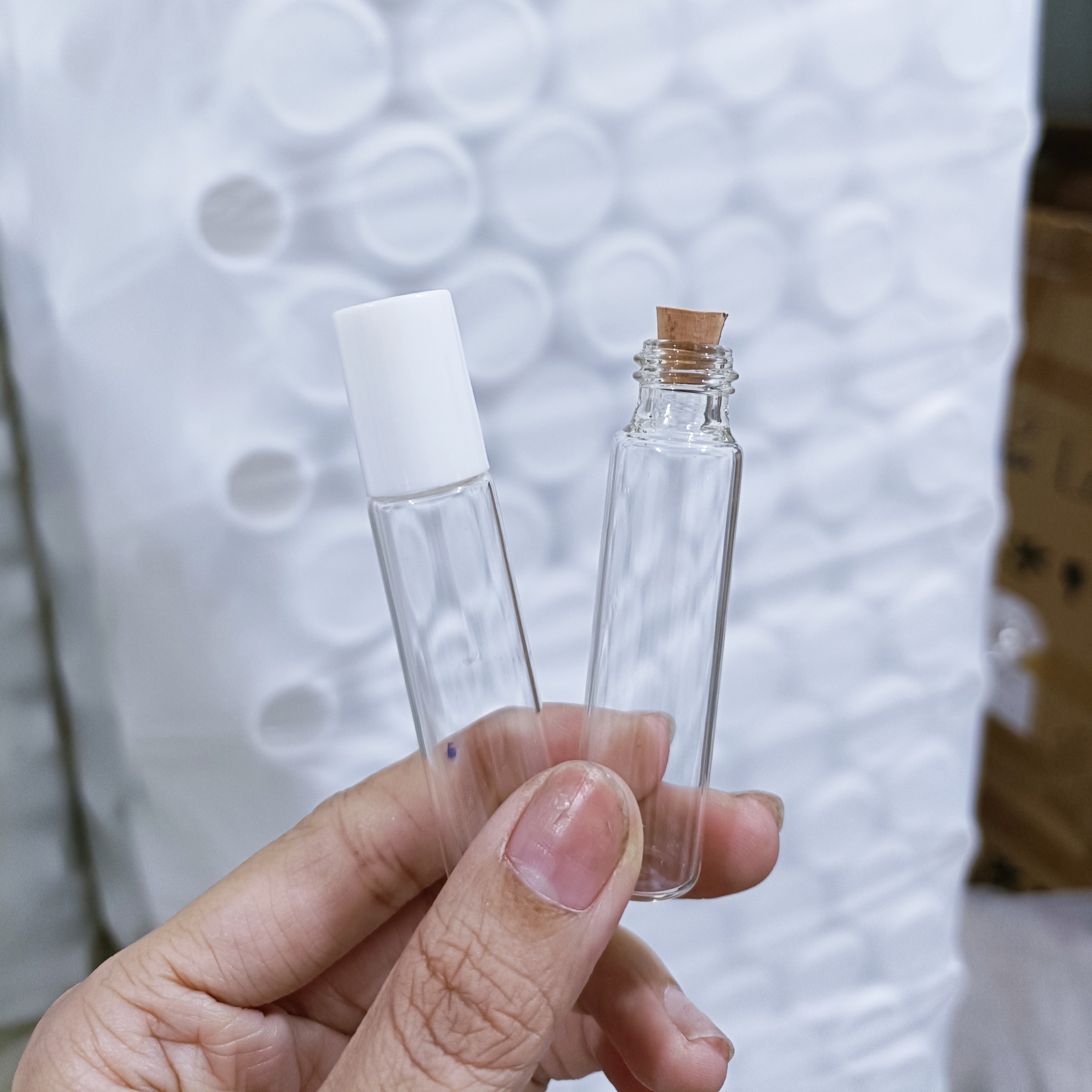 Bộ 5 Lọ Thủy Tinh Nắp Vặn Trắng Kèm Nút Bần 10mL