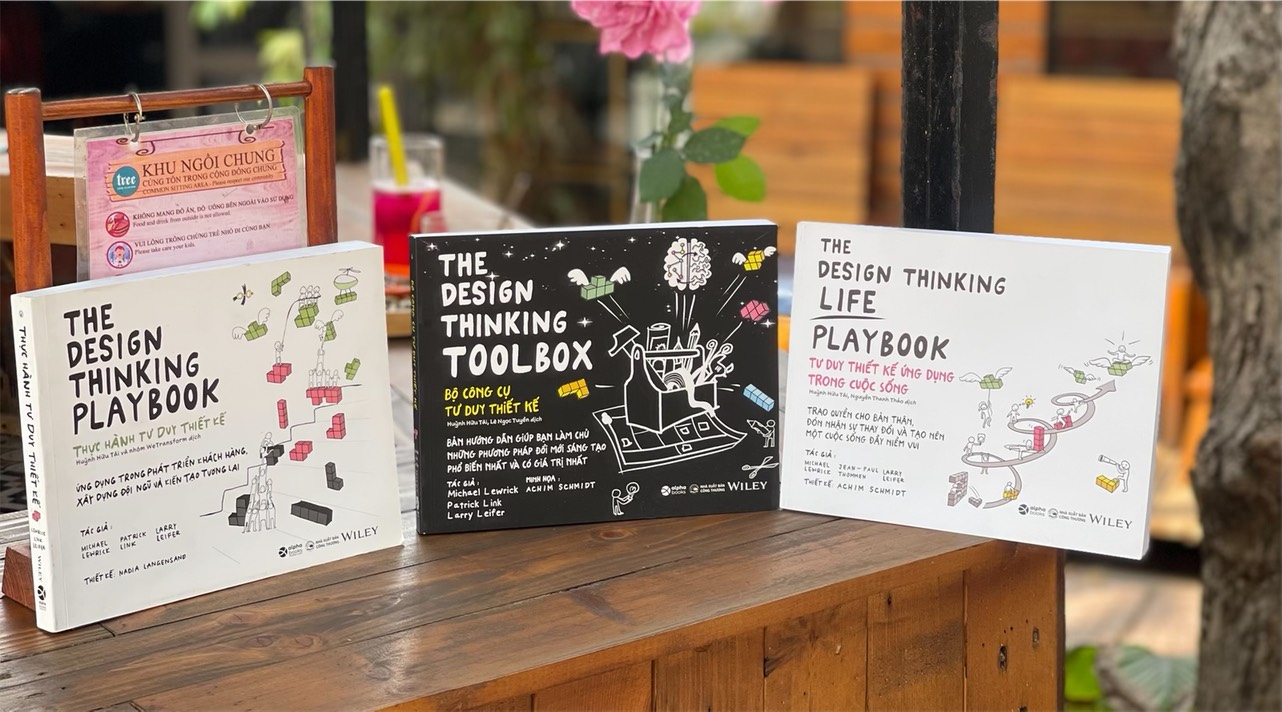 (Combo 3 quyển) THE DESIGN THINKING PLAYBOOK, THE DESIGN THINKING LIFE PLAYBOOK, THE DESIGN THINKING TOOLBOX  – Nhiều tác giả - Alphabooks (bìa mềm)