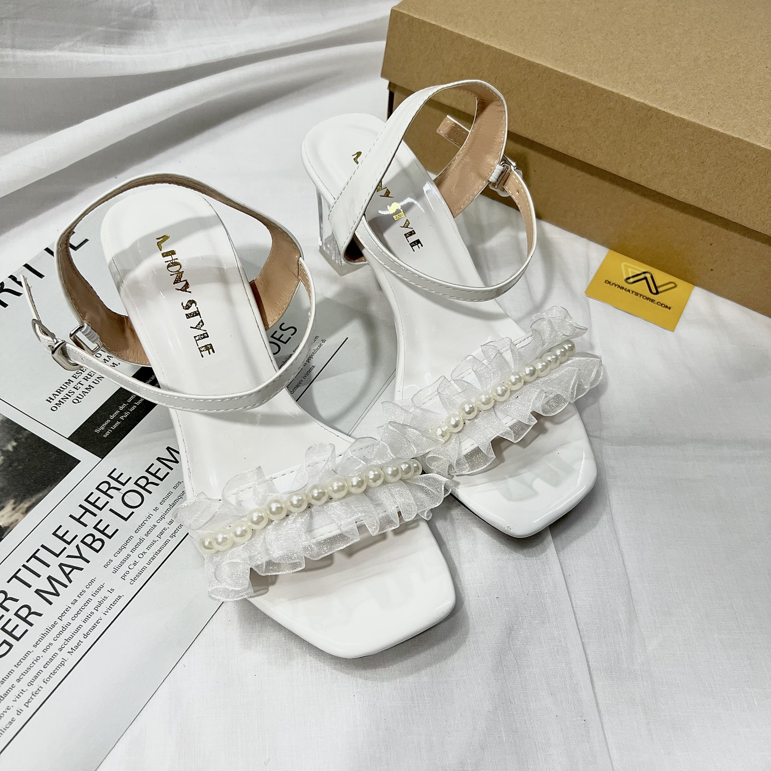 Giày Sandal Cao Gót 7cm Duy Nhật Store Phối Hàng Ngọc Nhún Gót Vuông Trong Sang Trọng Đơn Giản Thanh Lịch Màu Đen Trắng