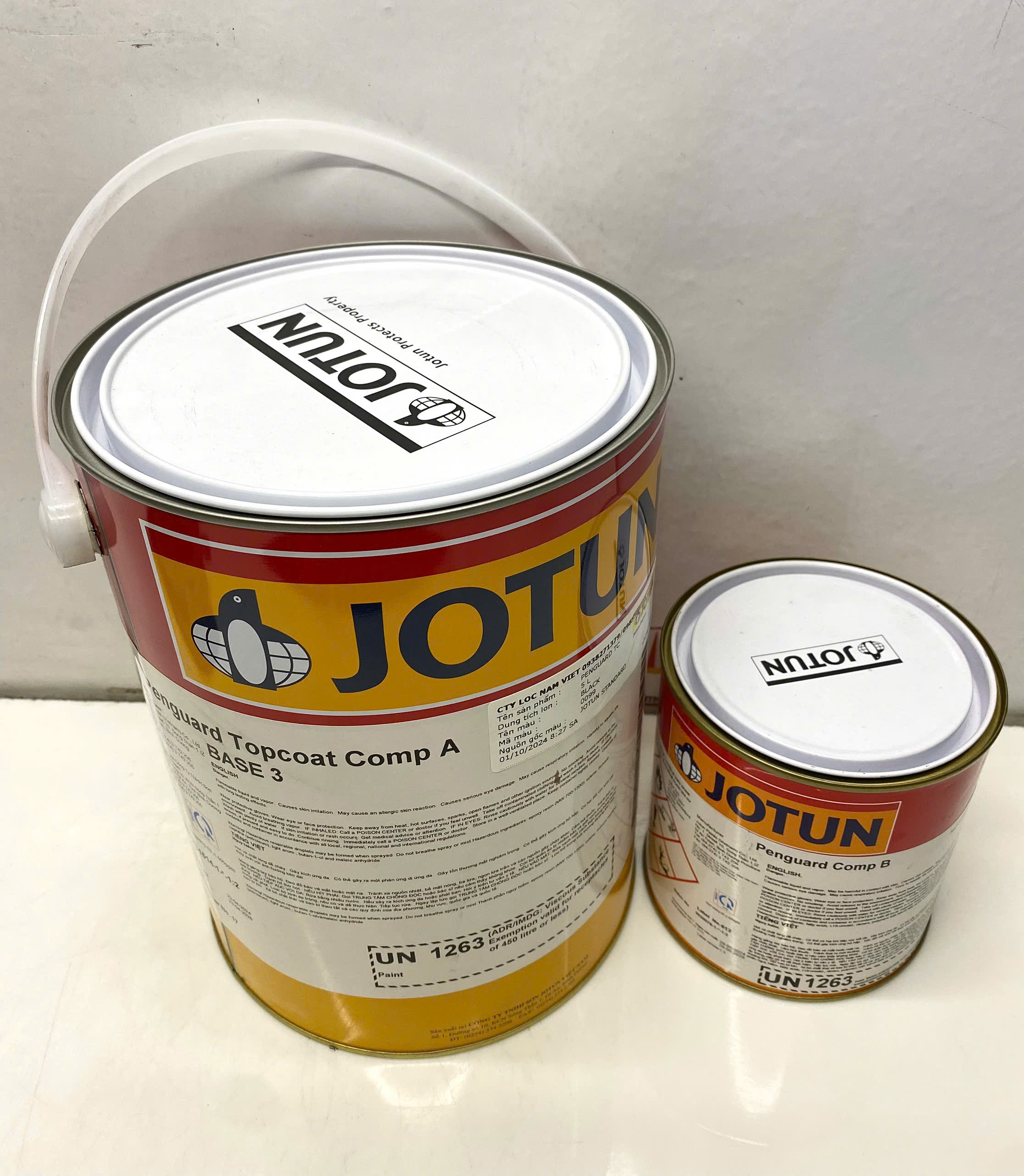 Sơn Epoxy Jotun Penguard Topcoat base 3 màu đen - Black 0099 _5L/bộ