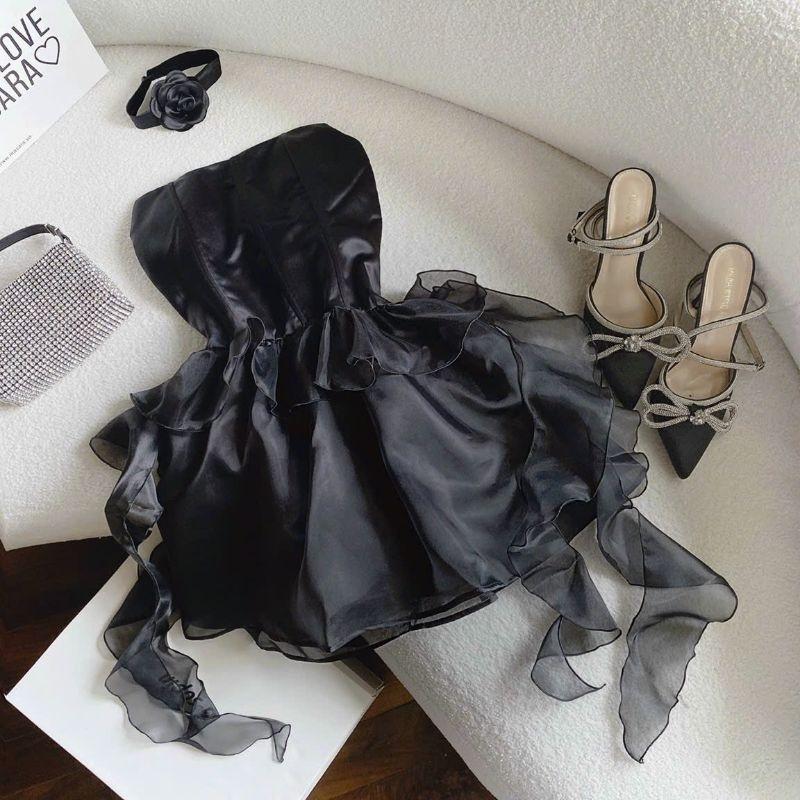 ĐẦM CÚP NGỰC ĐEN XẾP TẦNG KÈM CHOKER