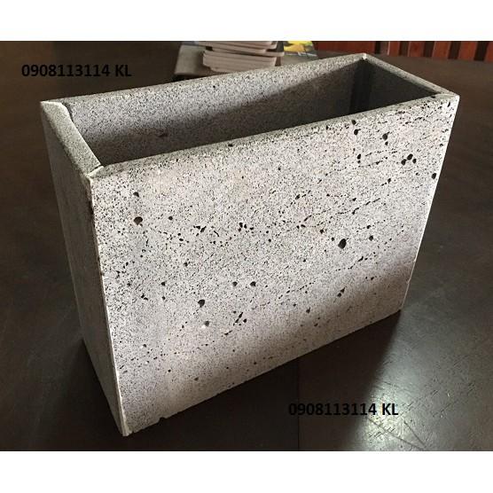 Chậu cây treo ban công hình chữ nhật bằng đá ong xám tự nhiên
