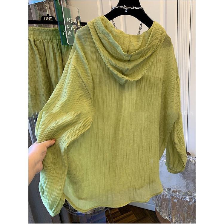 Set Áo Khoác Mỏng Kèm Quần Đùi Xanh Bơ Có Mũ Vải Đũi Gân Đi Biển