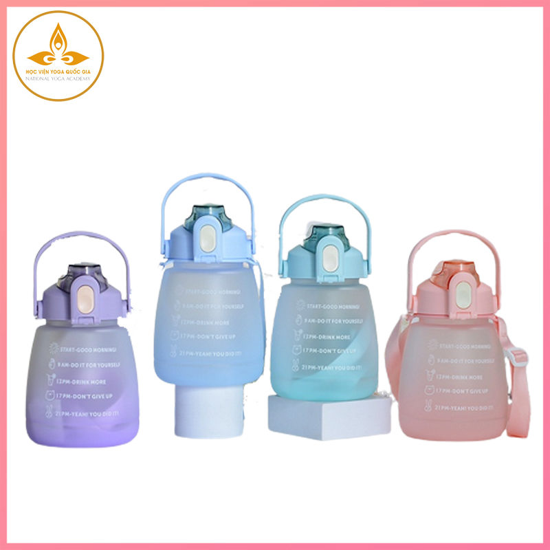 Bình Nước Nhắc Nhở Uống Nước Theo Ngày 1200ml - YOGA QG ,  Màu Sắc Bắt Mắt, Thiết Kế Ống Hút Tiện Dụng, Có Vạch Báo Giờ Uống Nước - Hàng chính hãng